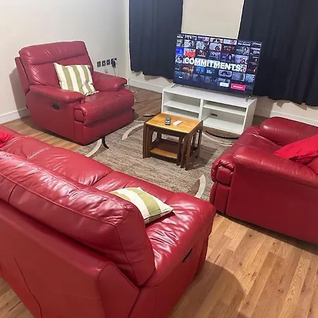 Justalf Facilities-Spacious 2-Bed Apartment In Thamesmead, Greenwich
